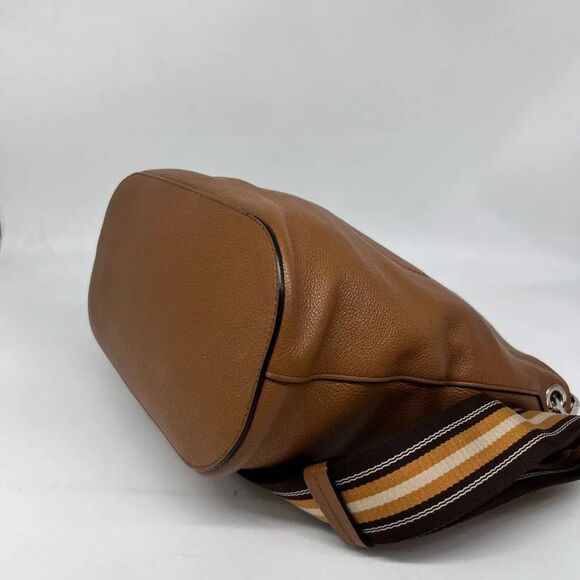 Prada Women Pre-Loved Bag Very Good Condition - Picture 5 of 9